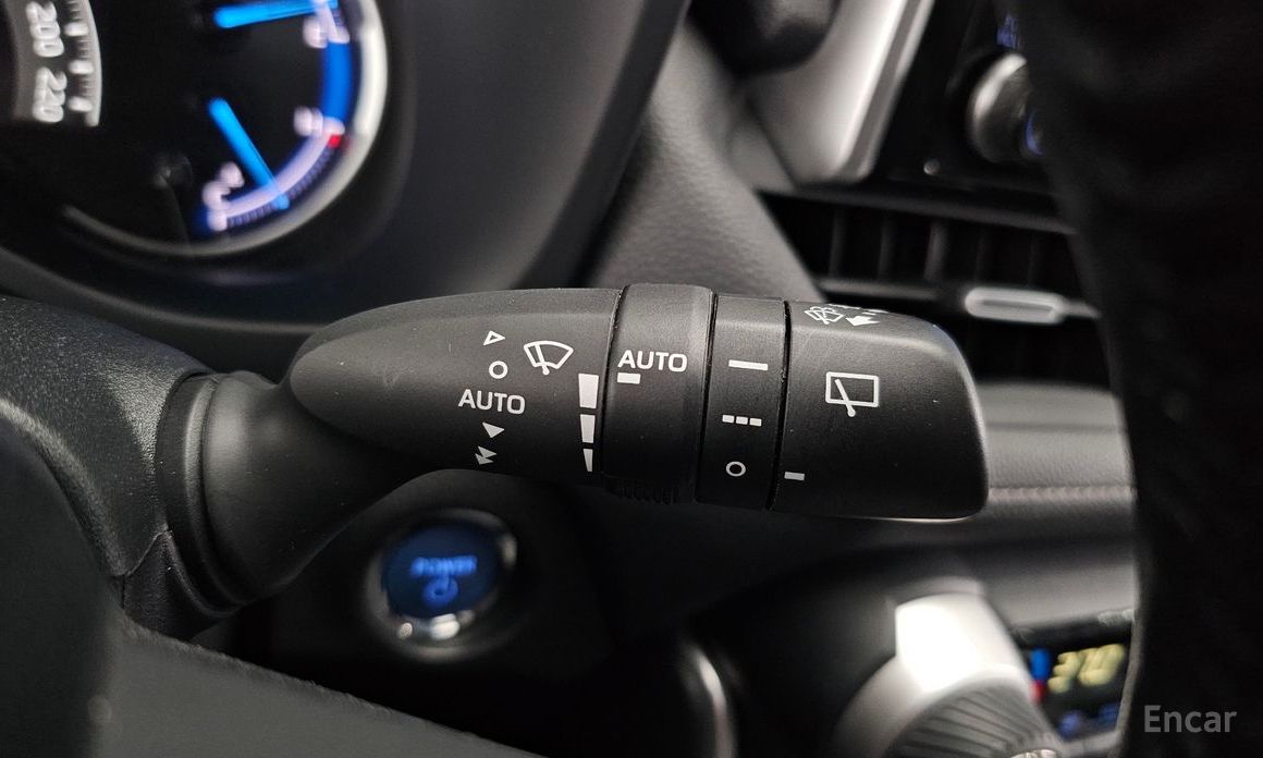 RAV4 5th Generation 2.5 4WD Hybrid 18