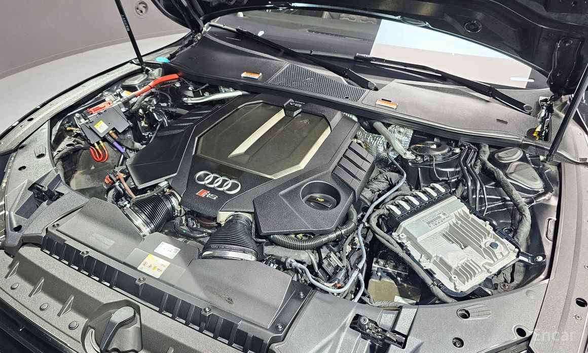 RS7 (4K)4.0 TFSI Quattro 21