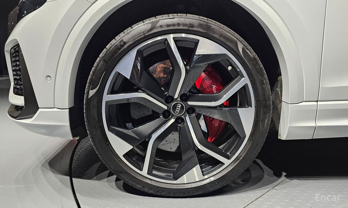 RSQ8 (4M) 4.0 TFSI Quattro 6