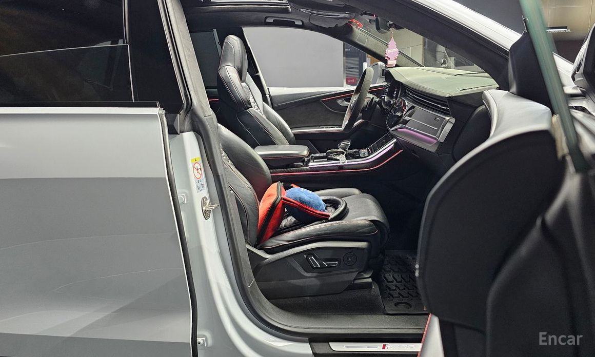 RSQ8 (4M) 4.0 TFSI Quattro 11