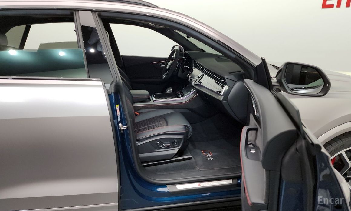 RSQ8 (4M) 4.0 TFSI Quattro 12