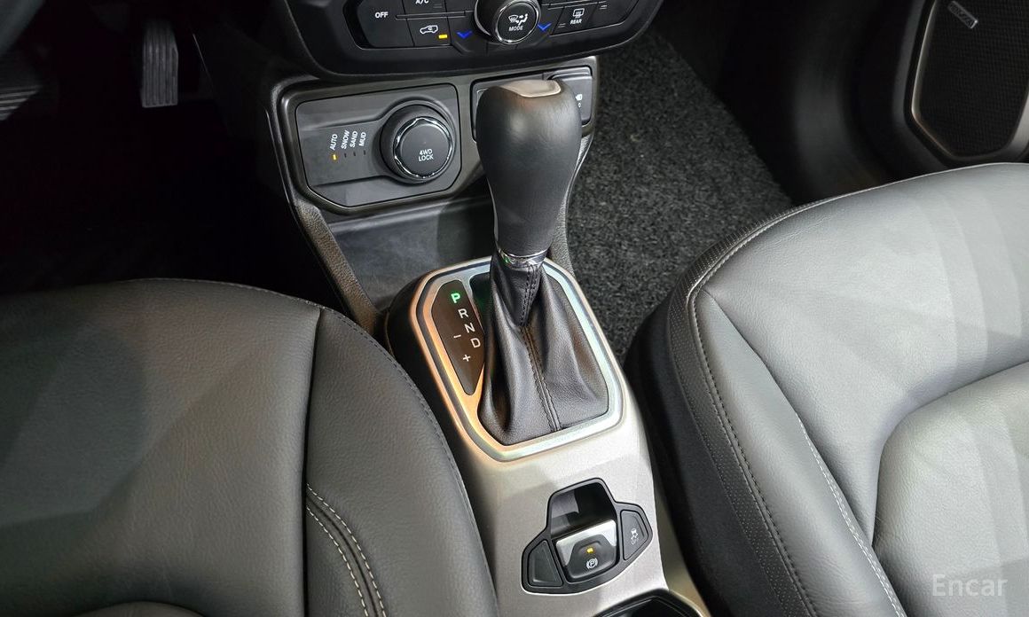 Renegade 2.4 Limited AWD 10