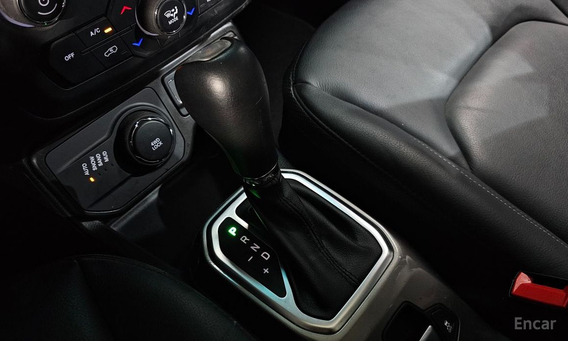 Renegade 2.4 Limited AWD 9