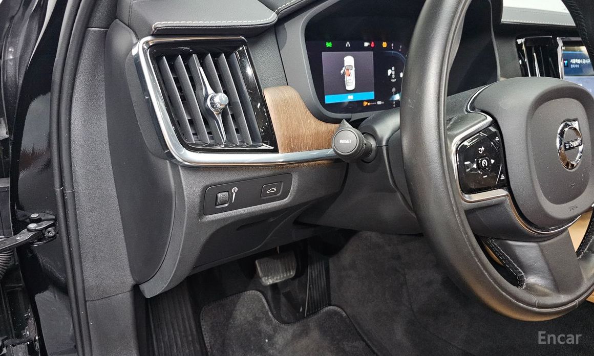 S90B6 AWD Inscriptions90b6 AWD INSCRIPTIONS90B6 14