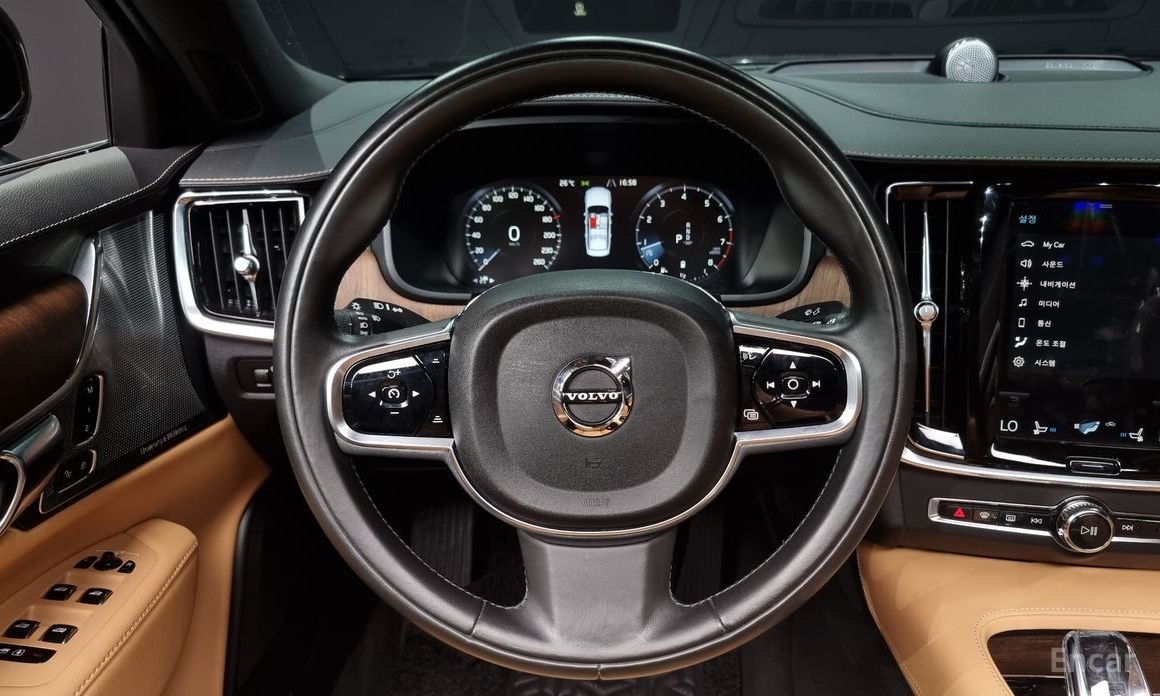 S90B6 AWD Inscriptions90b6 AWD INSCRIPTIONS90B6 14
