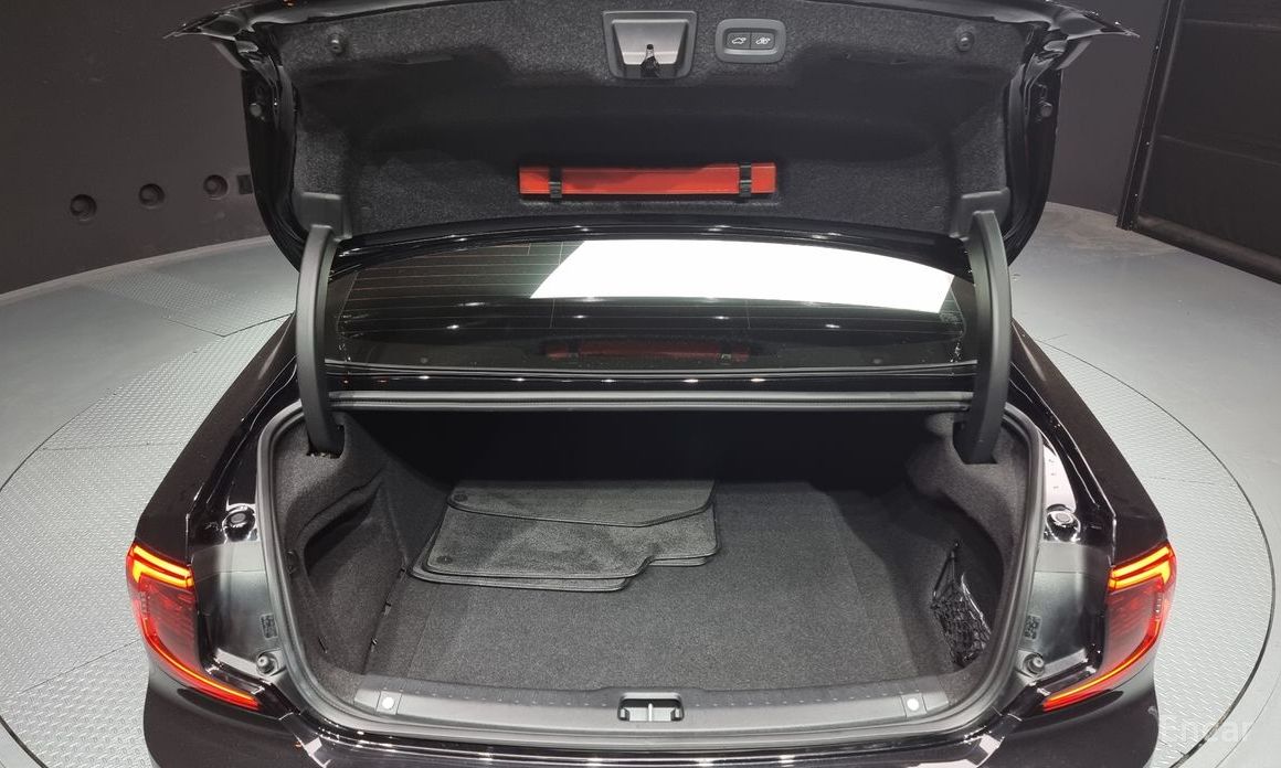 S90B6 AWD Inscriptions90b6 AWD INSCRIPTIONS90B6 21