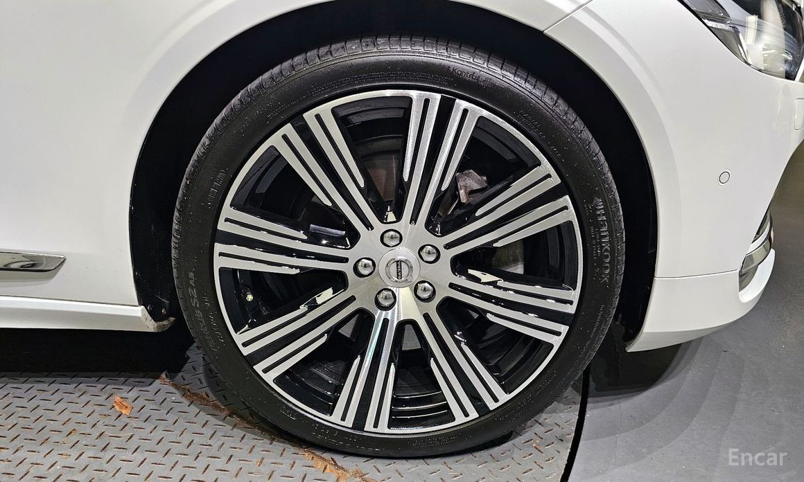 S90B6 AWD Inscriptions90b6 AWD INSCRIPTIONS90B6 6