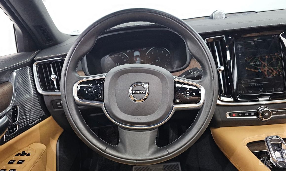 S90B6 AWD Inscriptions90b6 AWD INSCRIPTIONS90B6 14