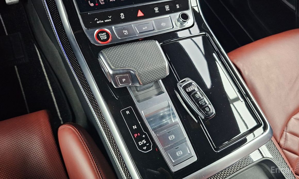 SQ8 (4M) 4.0 TDI Quattro 10