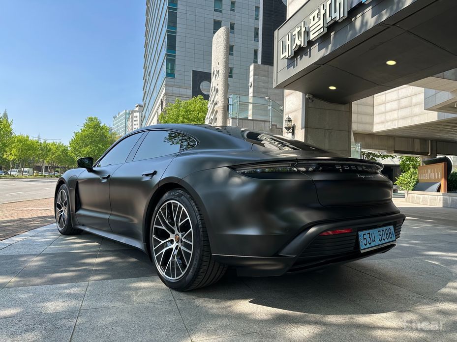 Porsche Taikan 4S №3
