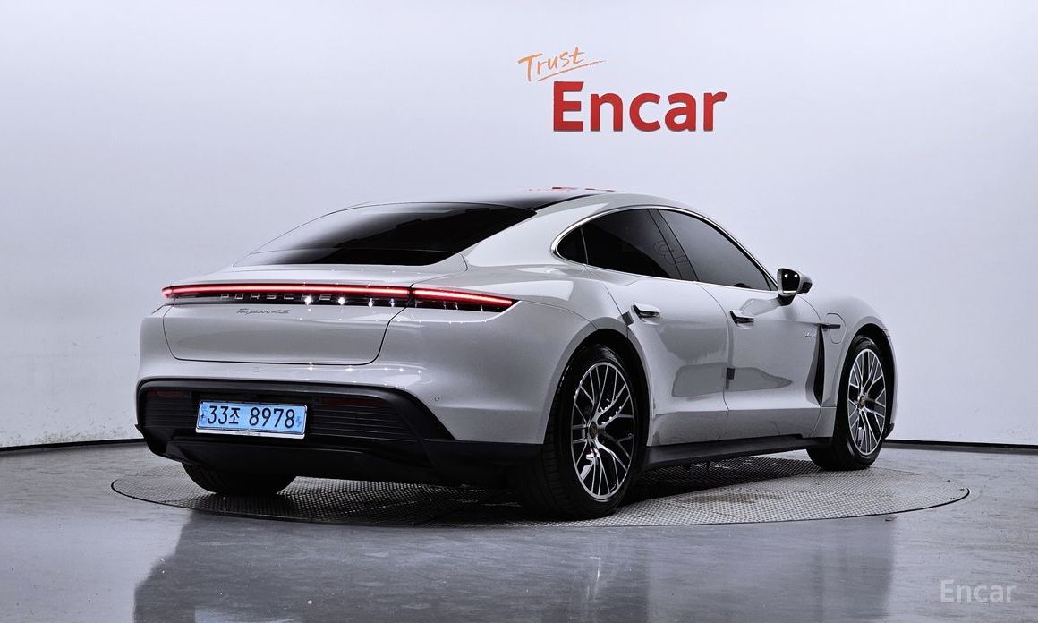 Porsche Taikan 4S №3