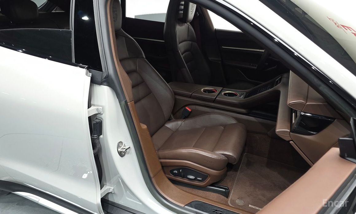 Porsche Taikan 4S Cross Turismo №11