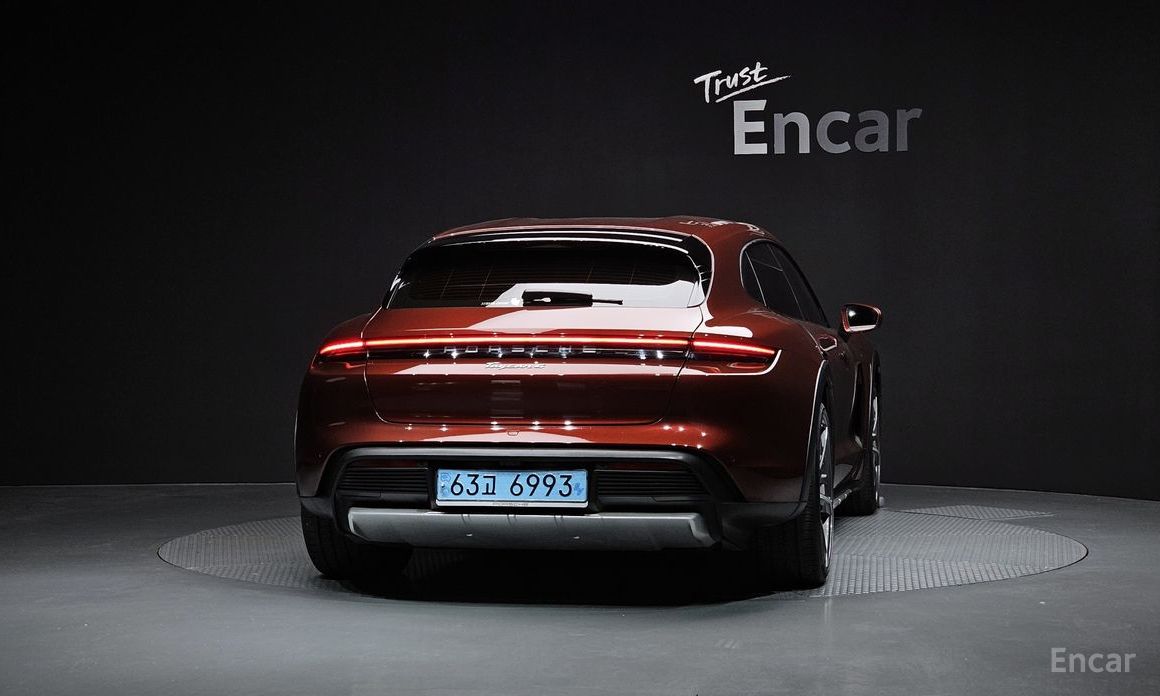 Porsche Taikan 4 Cross Turismo №5