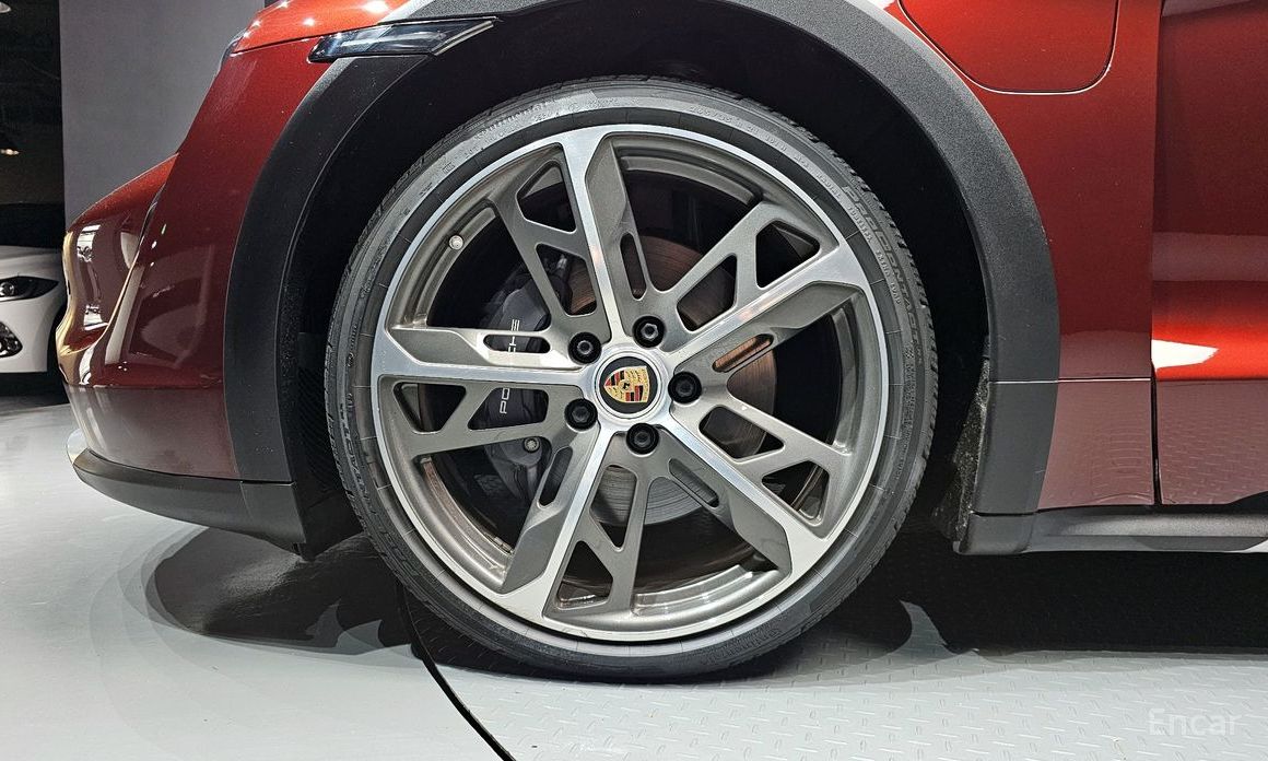 Porsche Taikan 4 Cross Turismo №6