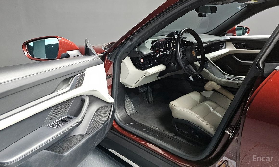 Porsche Taikan 4 Cross Turismo №12