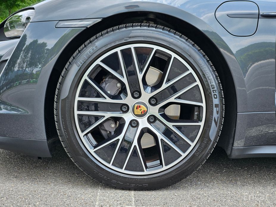 Porsche Taikan Base №6