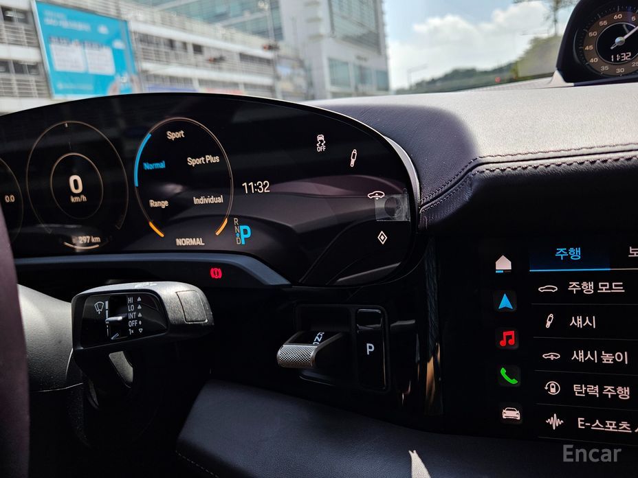 Porsche Taikan Base №10
