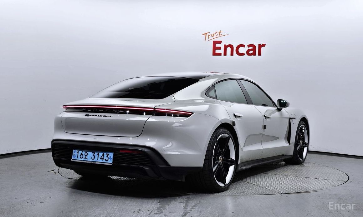 Porsche Taikan Turbo S №3