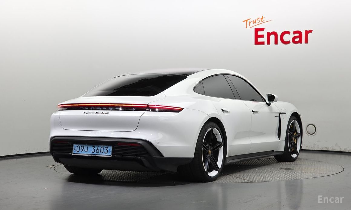 Porsche Taikan Turbo S №3