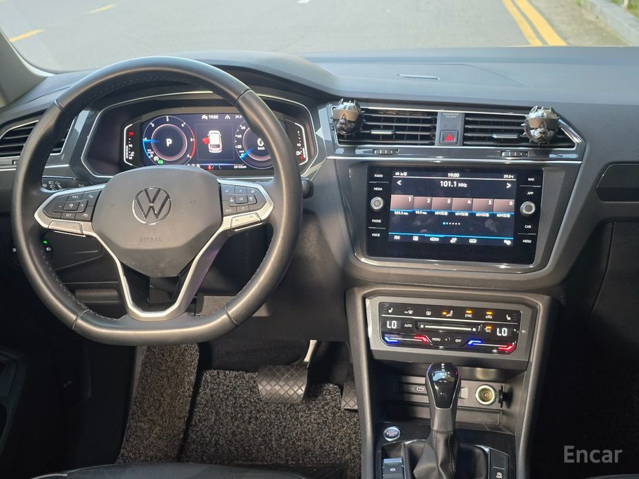 Tiguan 2nd Generation 2.0 TDI 4 Motion Premium 11