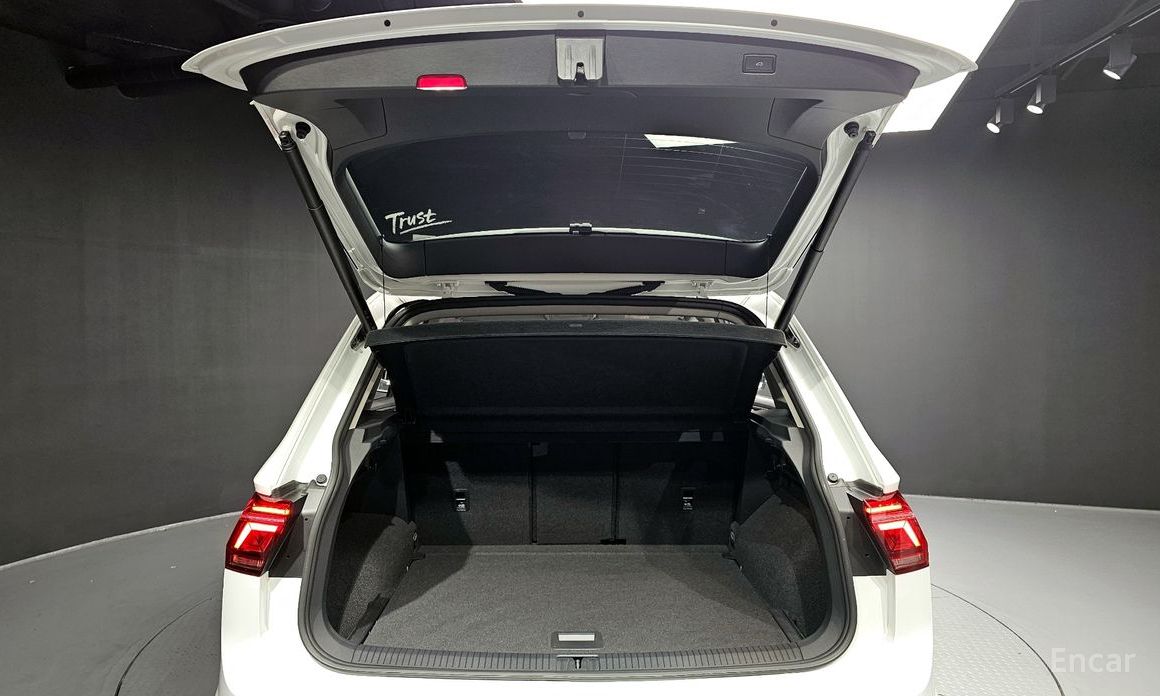 Tiguan 2nd Generation 2.0 TDI 4 Motion Prestige 21