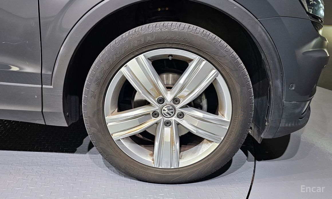 Tiguan 2nd Generation 2.0 TDI 4 Motion Prestige 6