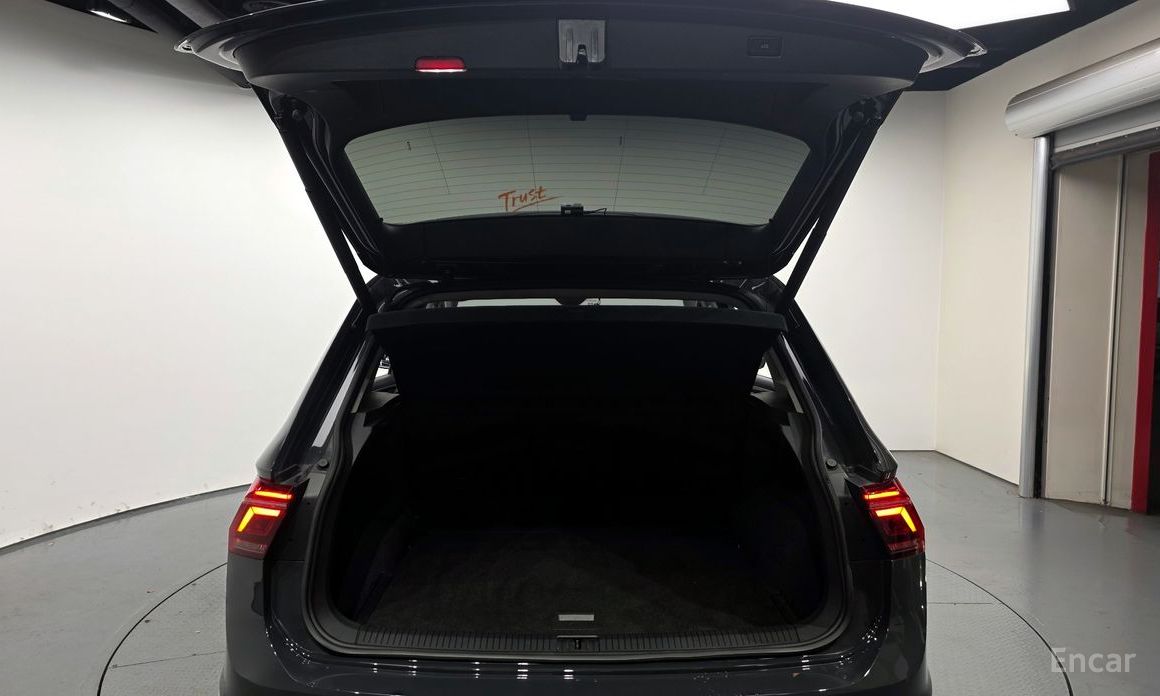 Tiguan 2nd Generation 2.0 TDI Prestige 21