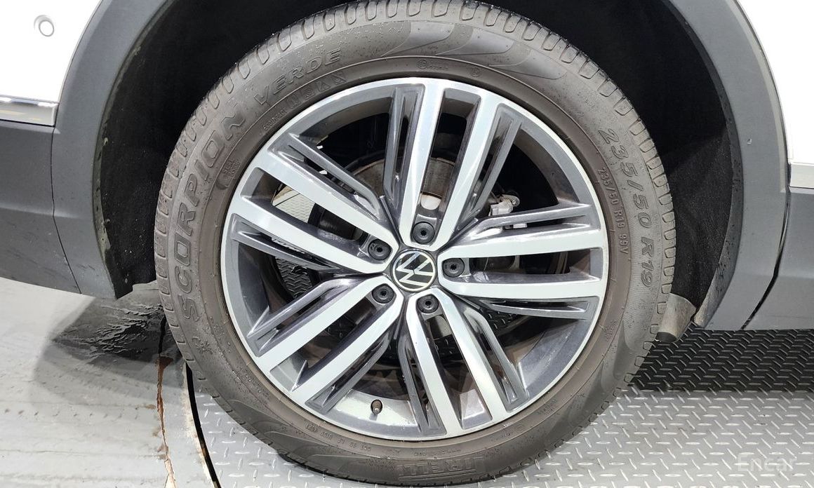 Volkswagen Tiguan Allspace 2.0 TSI Prestige №6