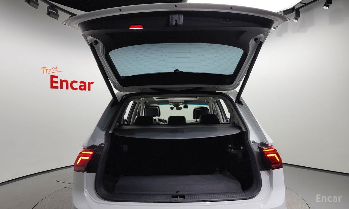 Volkswagen Tiguan Allspace 2.0 TSI Prestige №21