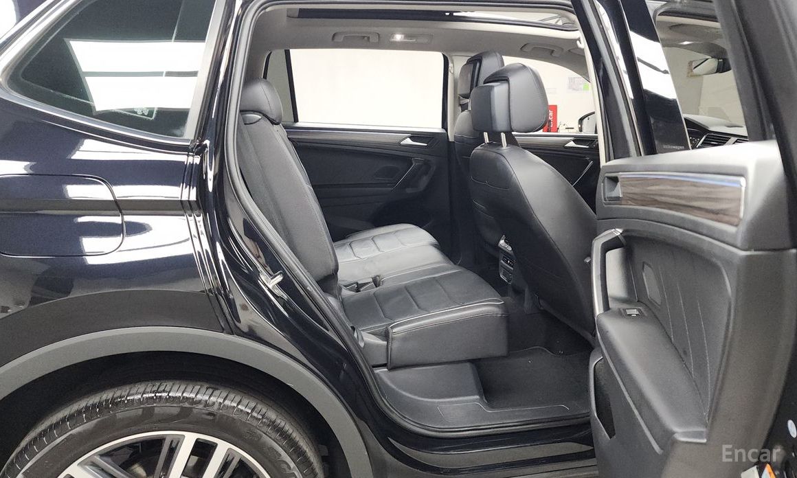 Tiguan Allspace 2.0 TSI Prestige 13