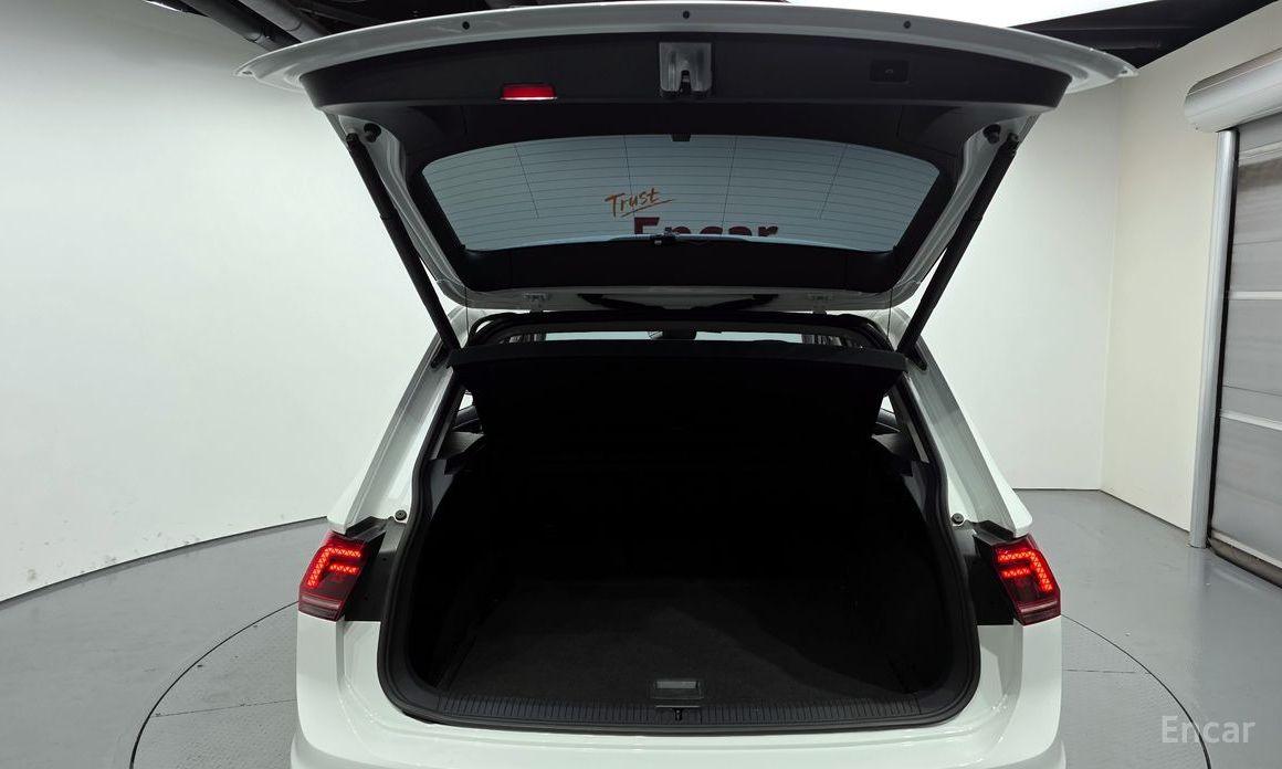 Tiguan Second Generation 2.0 TDI Premium 21