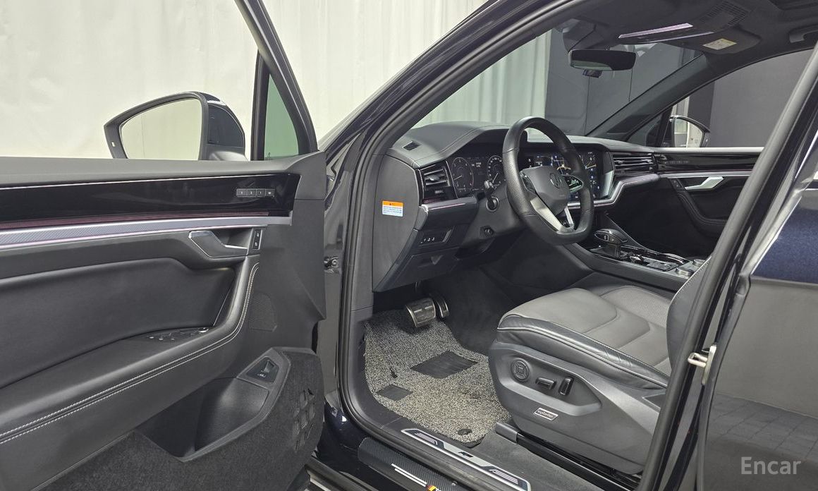 Volkswagen Touareg 3rd Generation 3.0 TDI R-Line №12