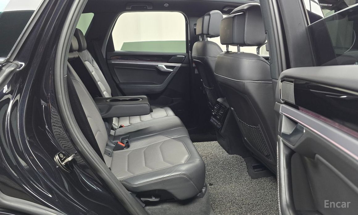 Volkswagen Touareg 3rd Generation 3.0 TDI R-Line №13