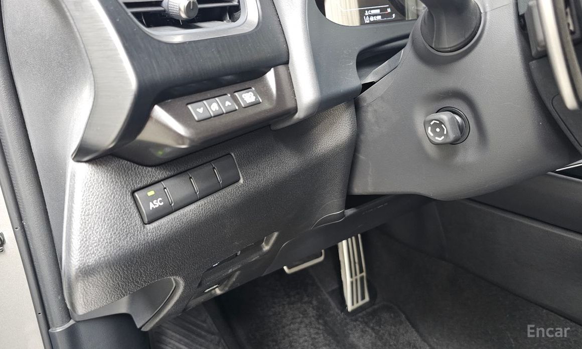 UX250h2.0 F-Sport 2WD 16