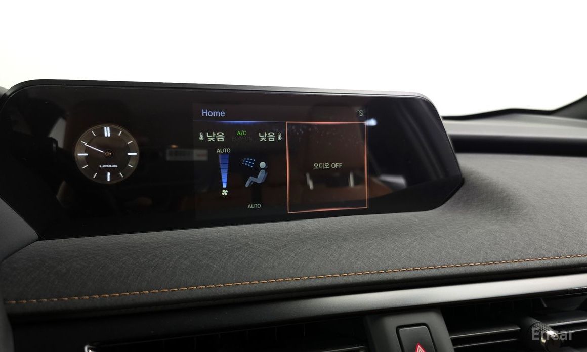 Lexus UX300e2WD №15