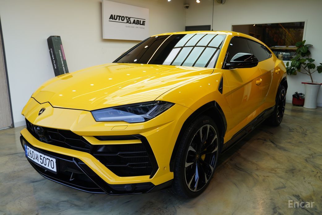 Urus 4. 0 V8 2