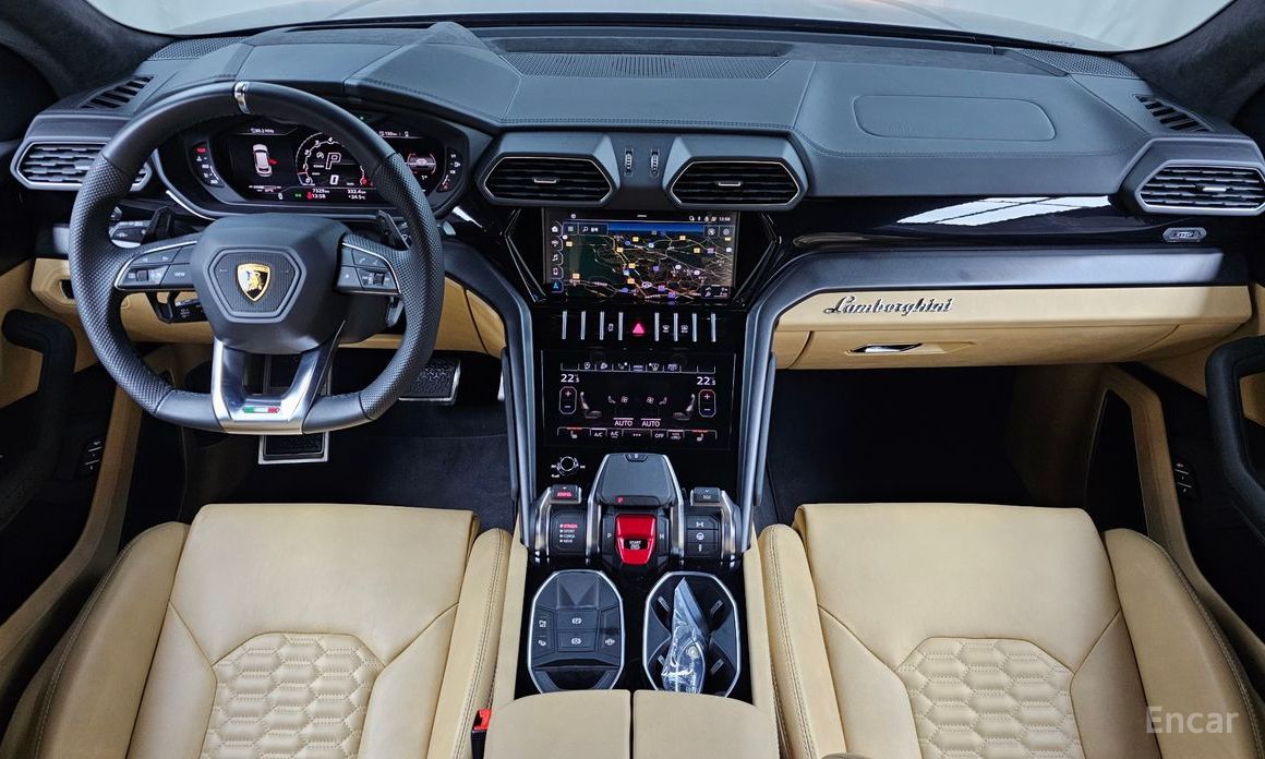 Urus 4. 0 V8 8
