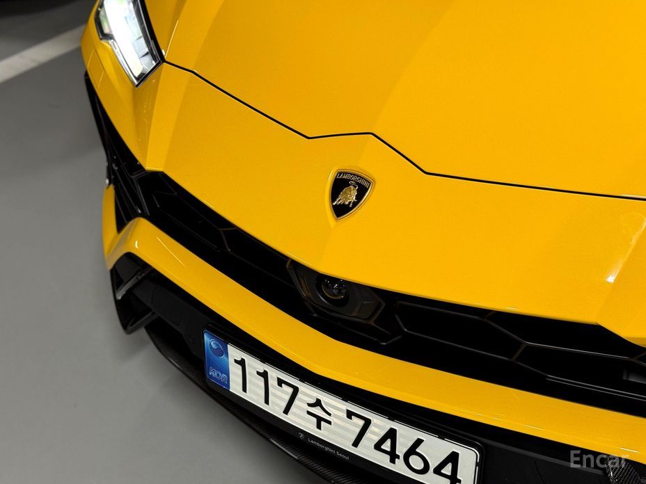 Urus 4. 0 V8 7