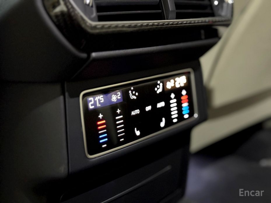 Urus 4. 0 V8 16