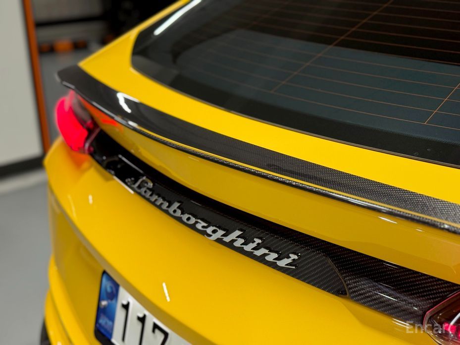 Urus 4. 0 V8 17