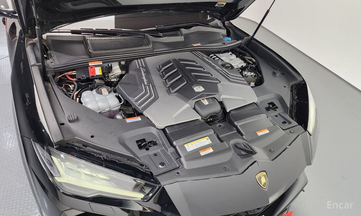Urus 4. 0 V8 7