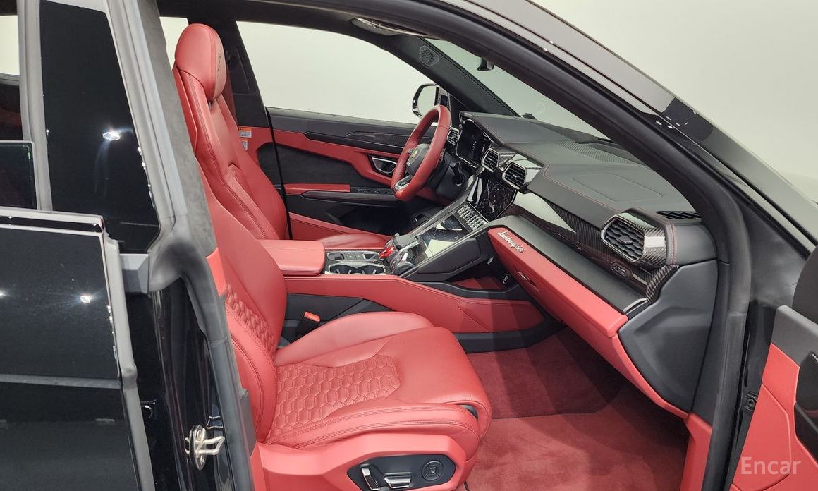 Urus 4. 0 V8 12