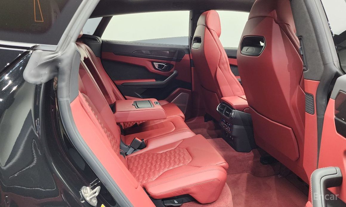 Urus 4. 0 V8 13