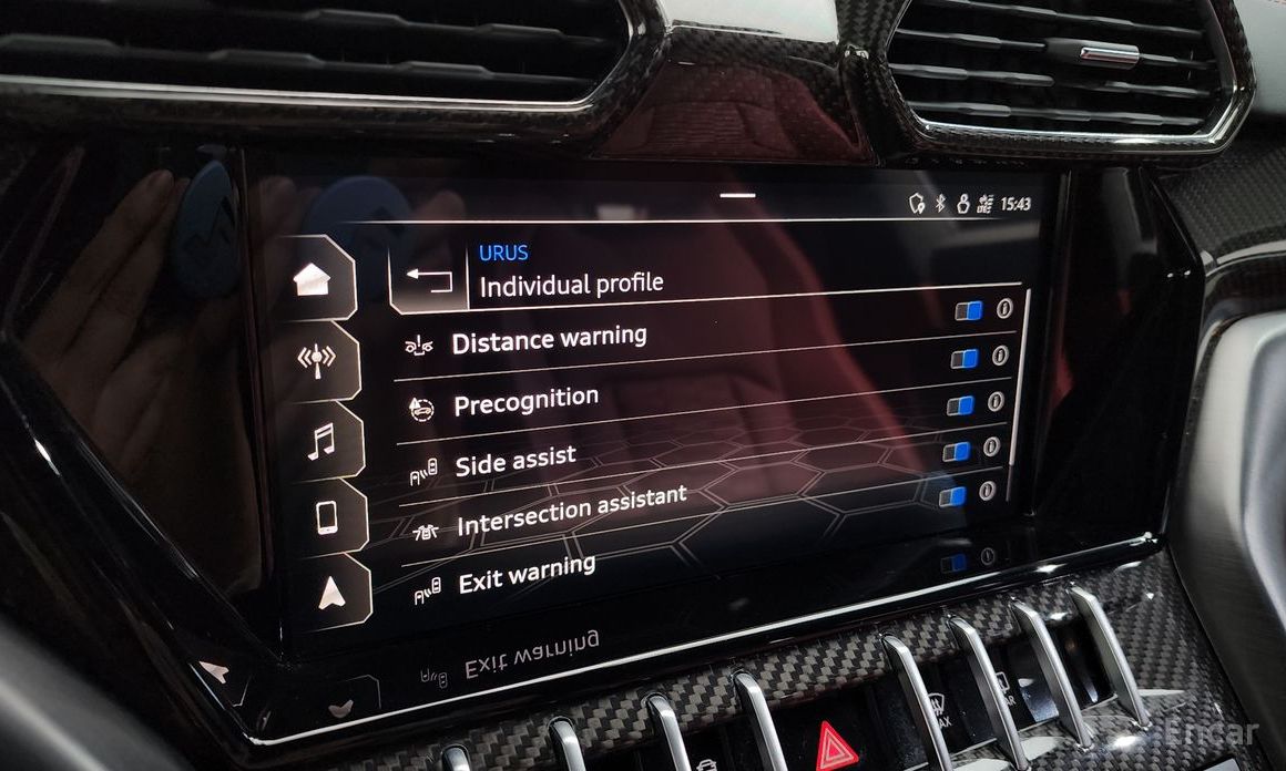 Urus 4. 0 V8 17