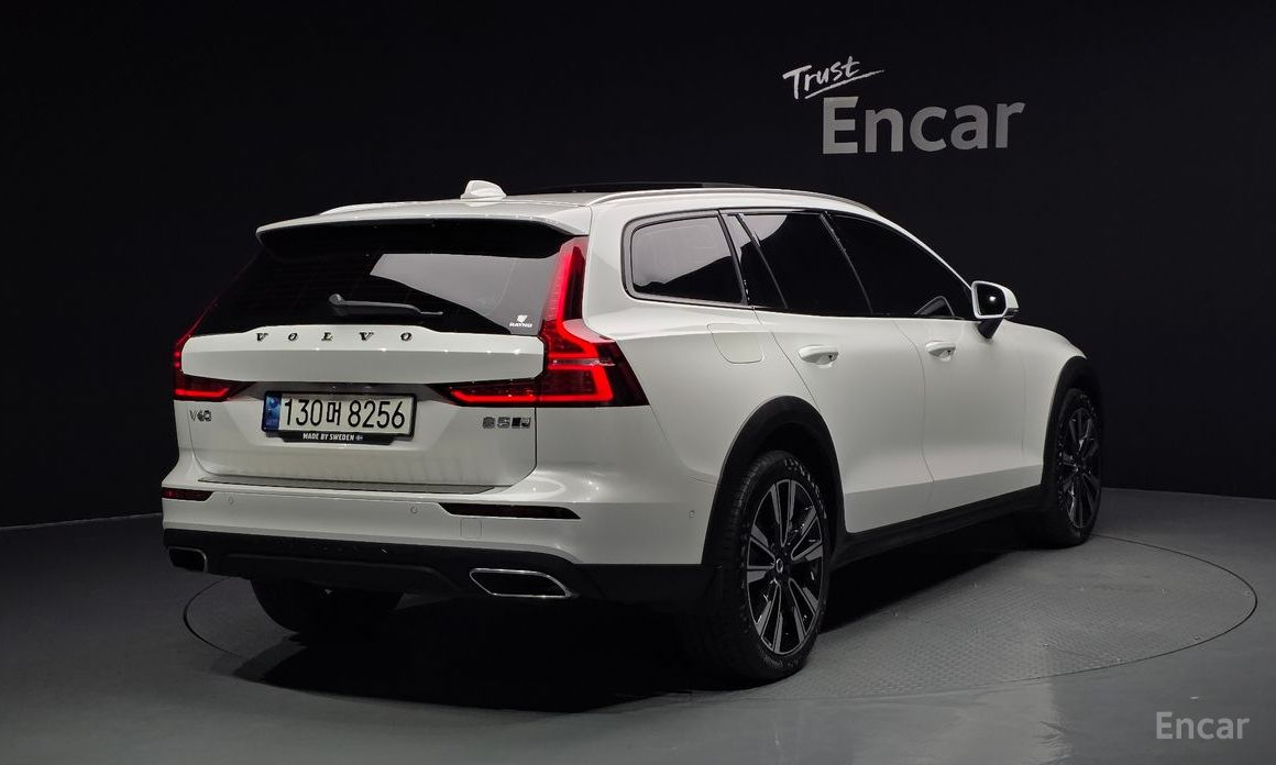 V60 Cross-country 2nd Generation B5 Pro AWD 3