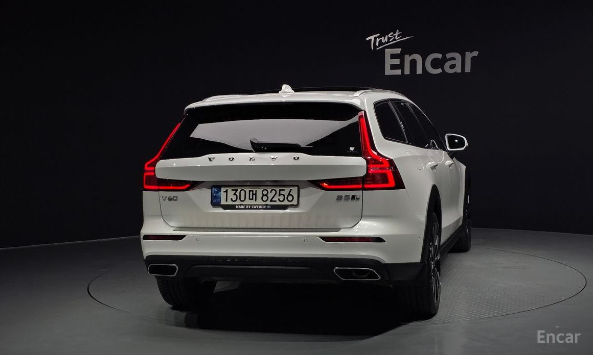 V60 Cross-country 2nd Generation B5 Pro AWD 5