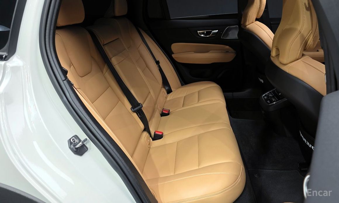 V60 Cross-country 2nd Generation B5 Pro AWD 13