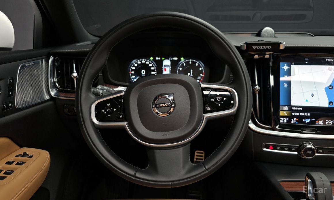 V60 Cross-country 2nd Generation B5 Pro AWD 14
