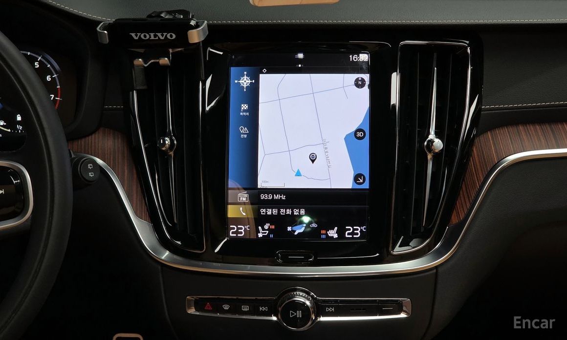 V60 Cross-country 2nd Generation B5 Pro AWD 15