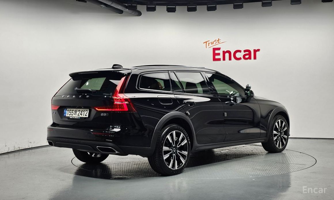 Volvo V60 Cross-country 2nd Generation B5 Pro AWD №3
